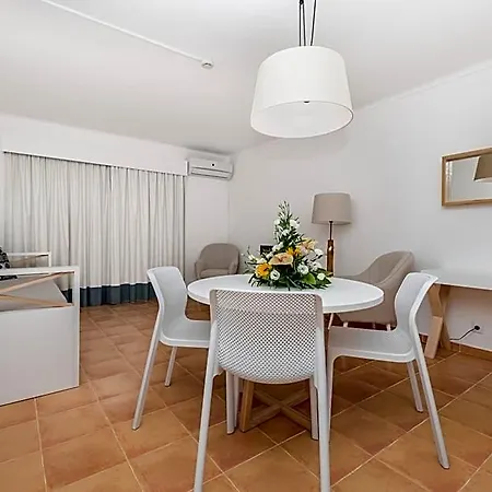 Mirachoro Da Rocha Apartment *